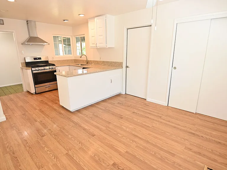 5659 Lathrop Dr — Photo 13