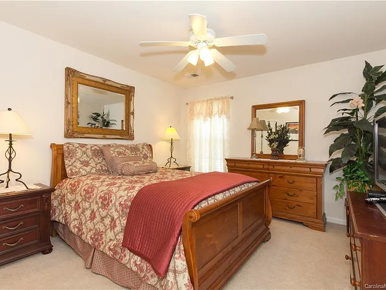 12415 Crowley Ct — Photo 8
