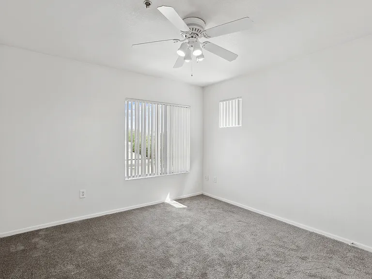 The Village at Sun Valley Apartments — Photo 38