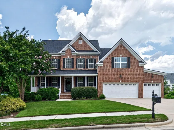 404 Crooked Pine Dr, Cary, NC 27519