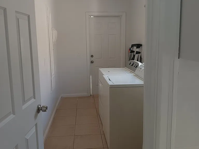 905 N M St — Photo 3
