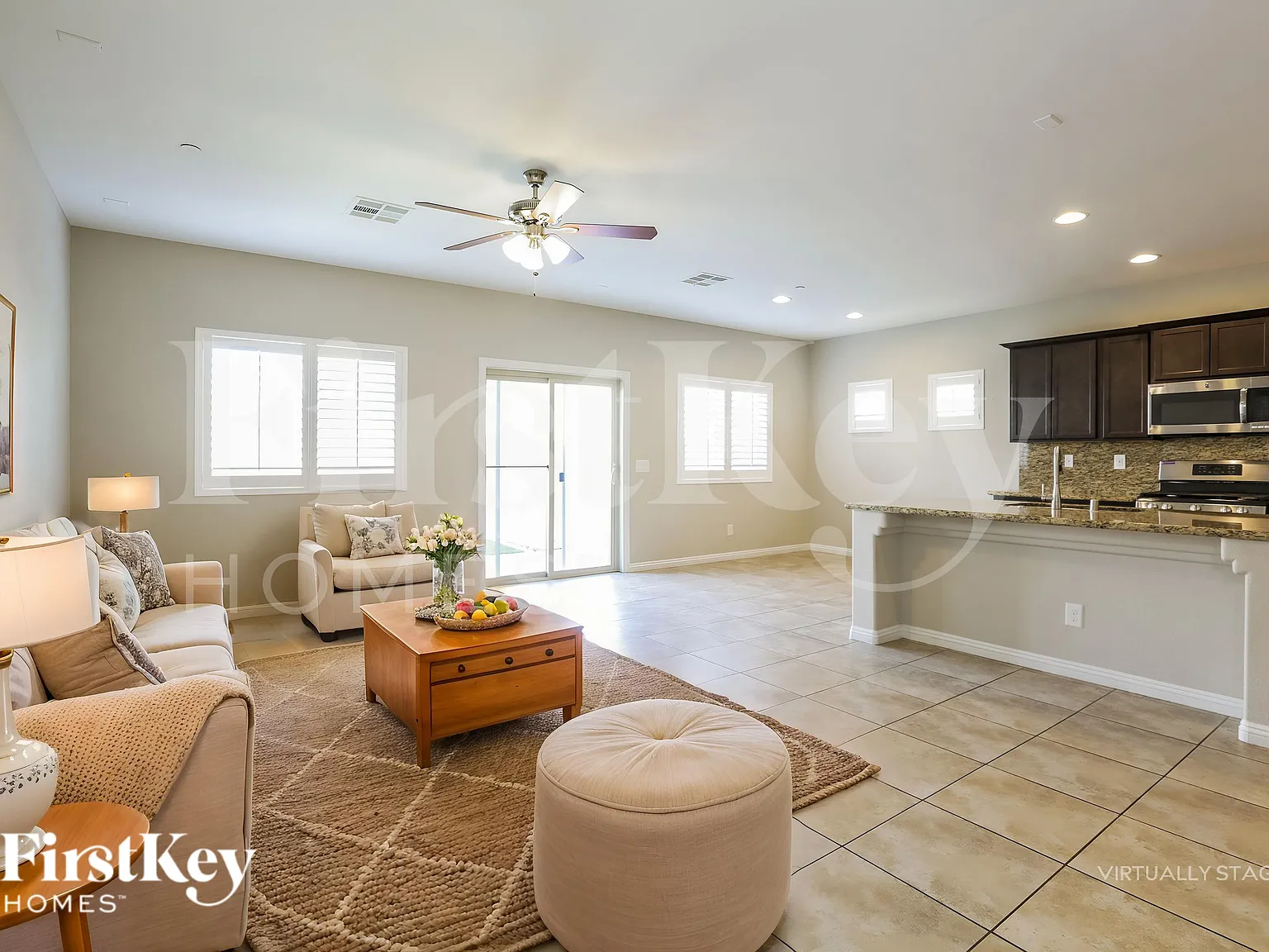 4 bed, 2.5 bath, 1936 sqft, $2,275 — Photo 4