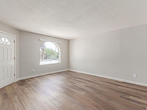 5th image of 1146 E 2nd St APT D