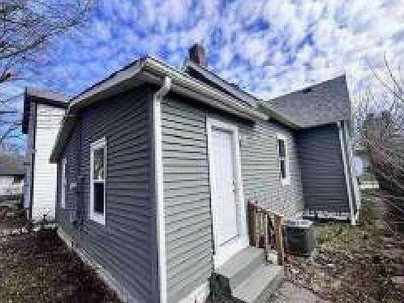 5th image of 2926 Adams St