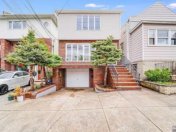 180 Mcadoo Avenue image 1 of 12