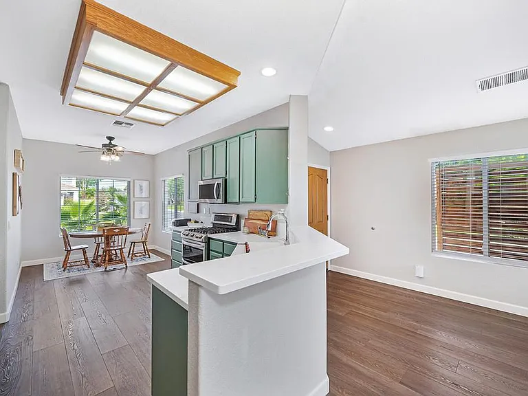 201 Stavros Ct — Photo 12