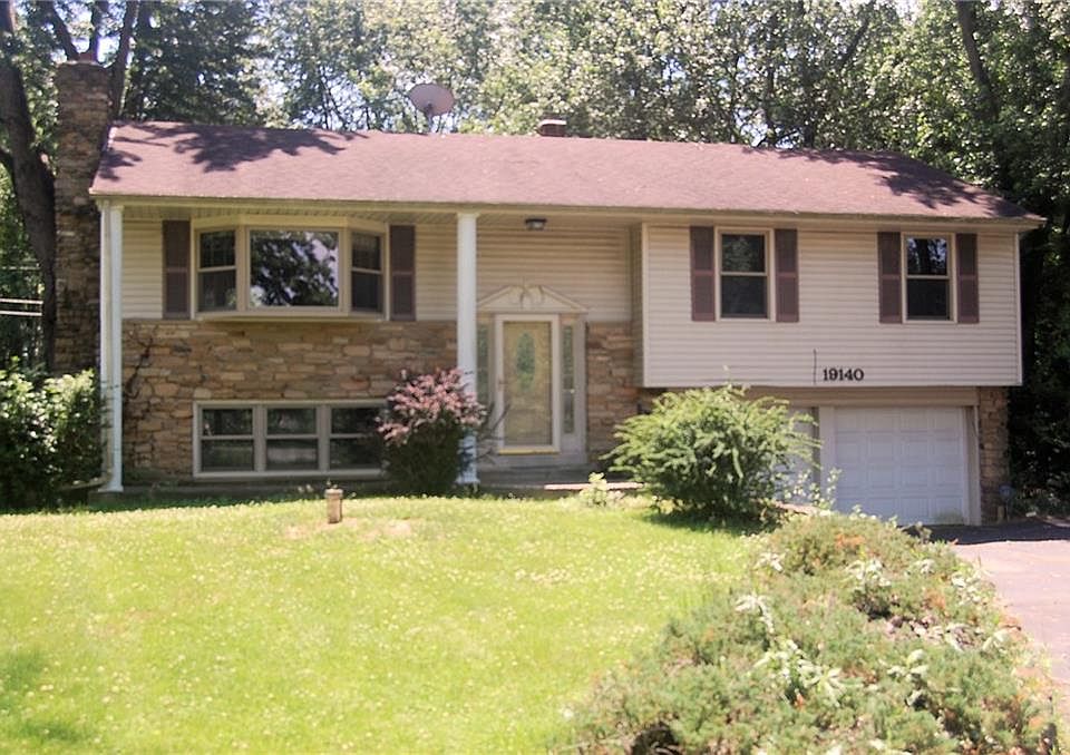 1st image of 19140 Green Valley Dr