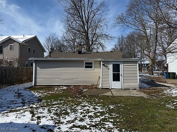 2nd image of 34114 Lake Shore Blvd