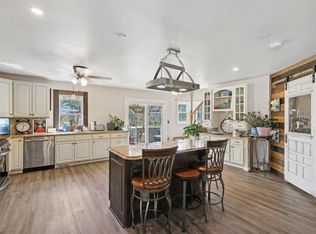 542 W Wisconsin Ave, Pewaukee, WI 53072