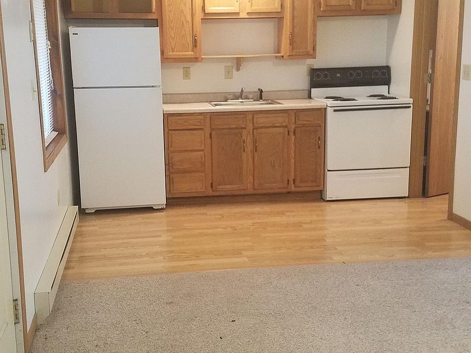 2nd image of 321 Willett Ave APT 1