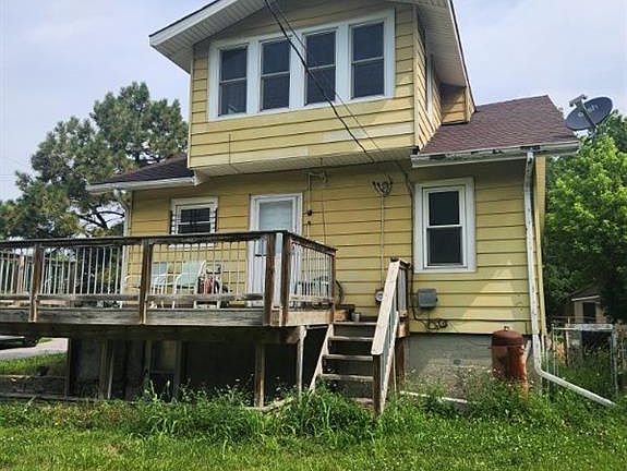 3rd image of 2525 Guinotte Ave