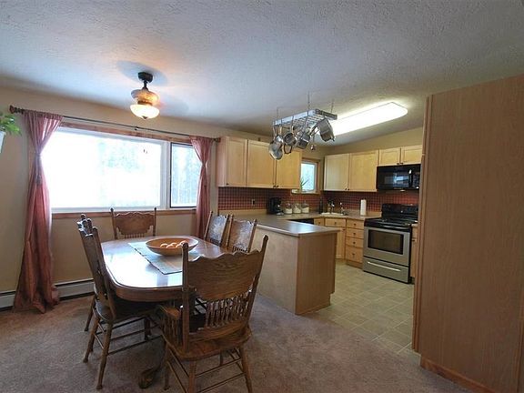 3rd image of 1548 Heather Dr