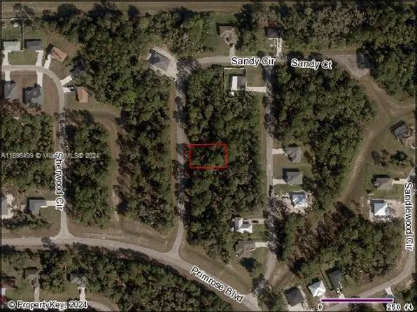 8008 Sandy Cir, Labelle, FL 33935
