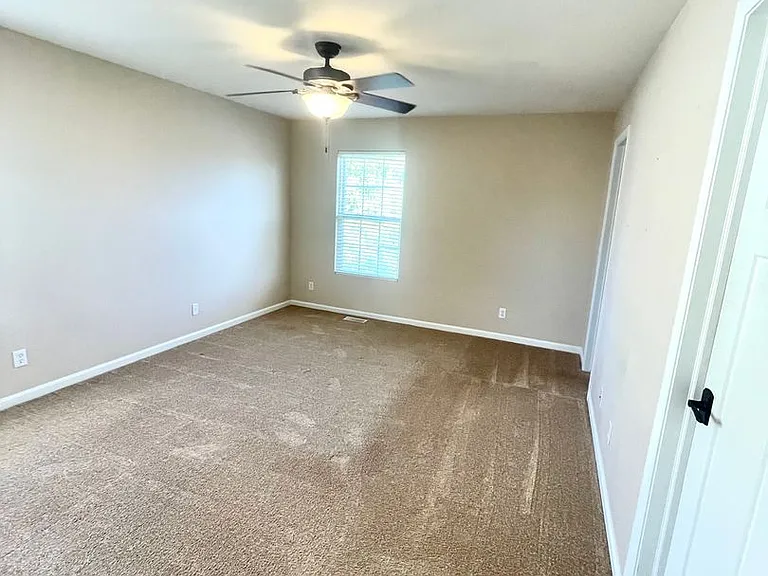 16510 Loop St — Photo 9