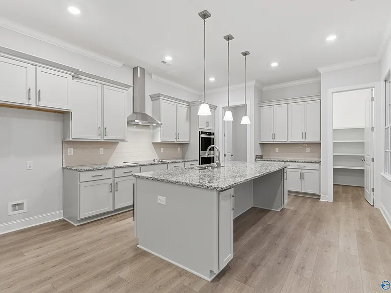 14 Weybosset St NW — Photo 3