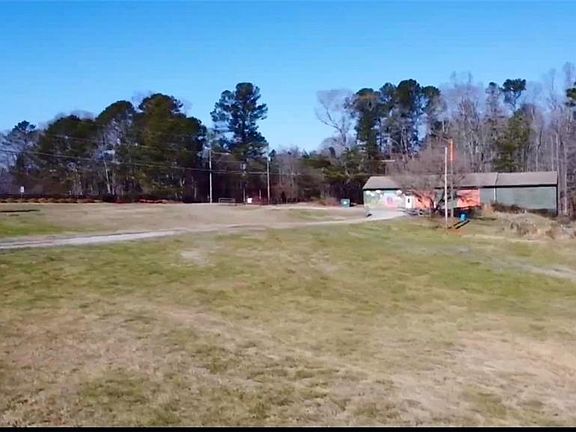 3rd image of 830 Arnold Mill Rd