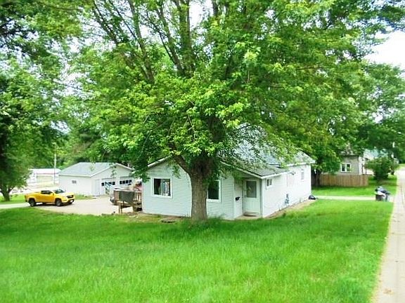 5th image of 106 Willow St