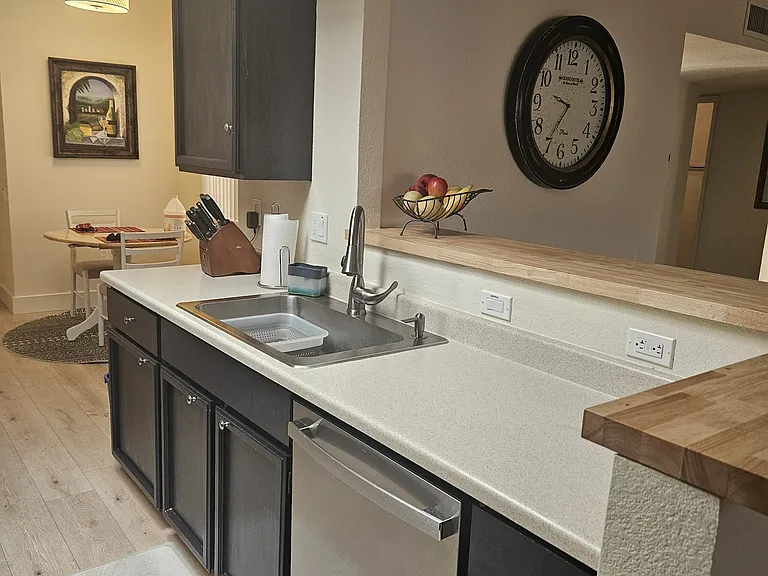 1211 W Calle Ramiro — Photo 13
