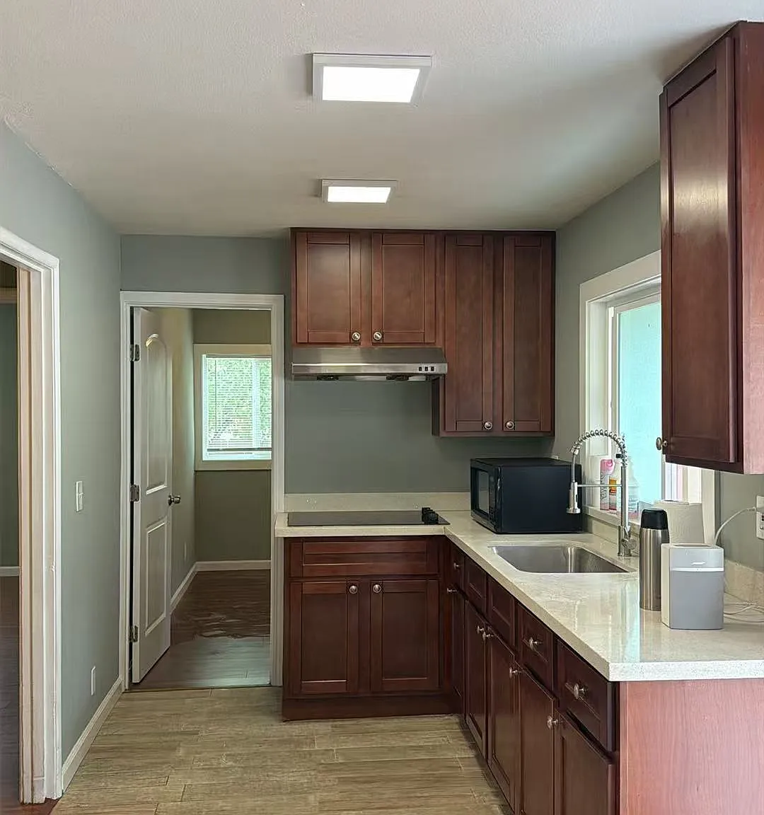 3 bed, 990 sqft, $2,950 — Photo 4