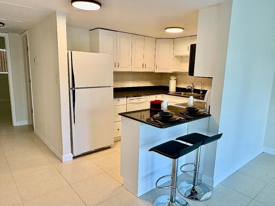 1st image of 505 NE 20th Avenue #118
