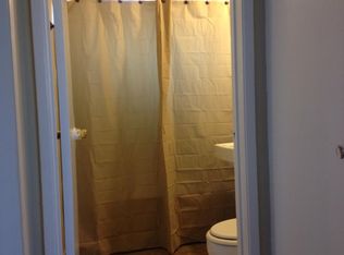 220 Sequoia Dr APT C, Bakersfield, CA 93308