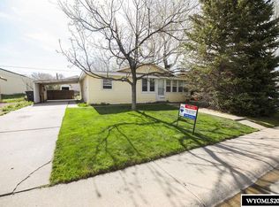 725 S 3rd St, Glenrock, WY 82637