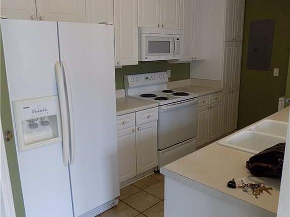 5th image of 2116 Grantham Ct