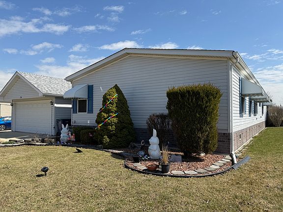 2nd image of 214 Begonia Dr