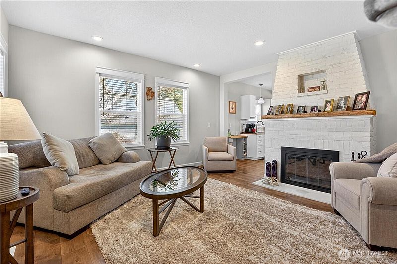 2nd image of 805 Sinclair Street