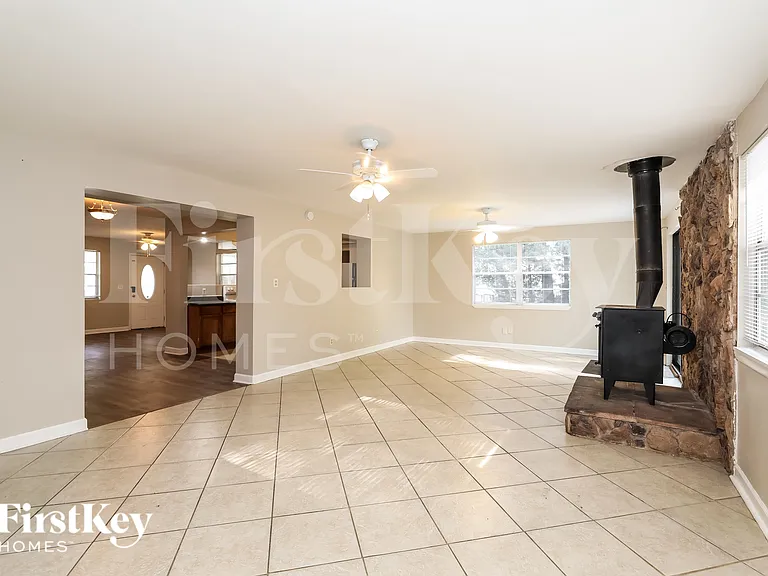 3204 Rogero Rd — Photo 9