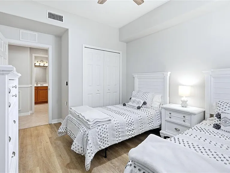 424 Winding Brook Ln #104 — Photo 29