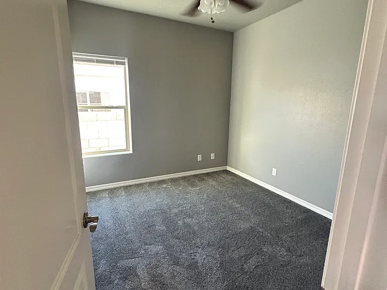 3025 N Evans St — Photo 7