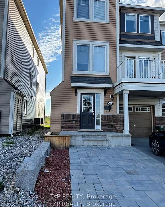 916 Fameflower St