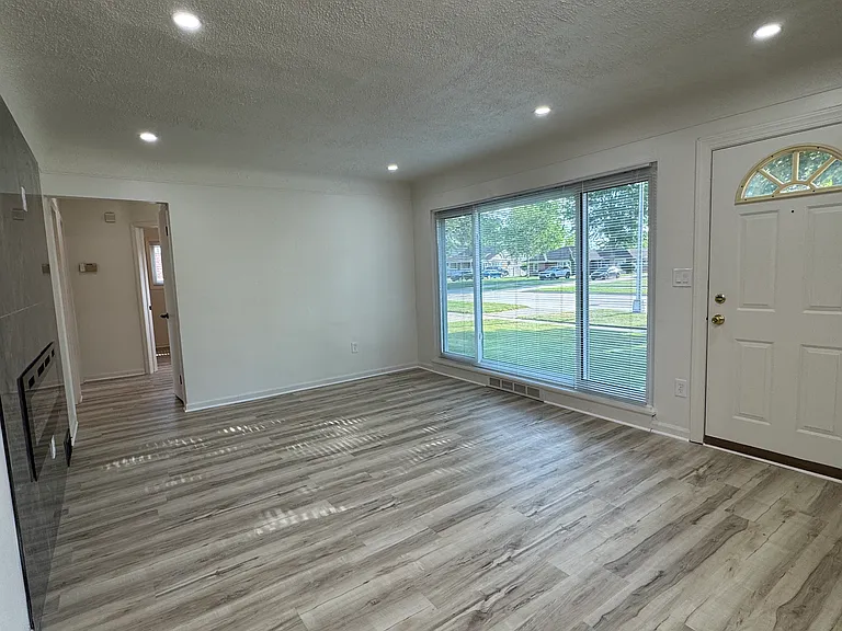 2431 Grange Rd — Photo 5