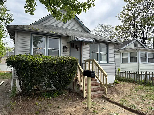 16 Wilson Ave Photo 1