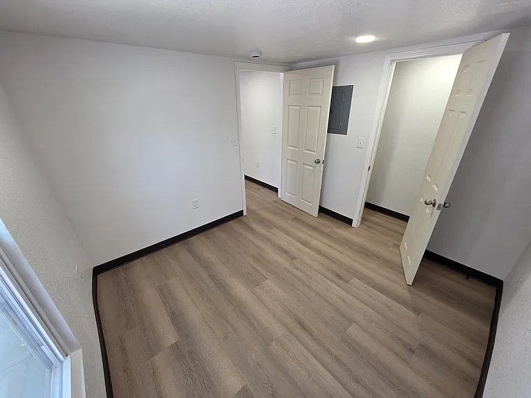 1309 N Main St #E — Photo 11