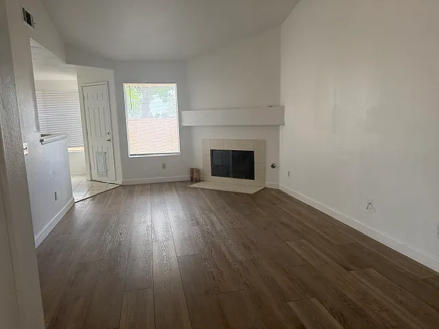 1725 Windsor Pl — Photo 4