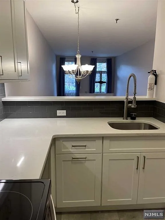 1 bed, 1.0 bath, $3,600 — Photo 3