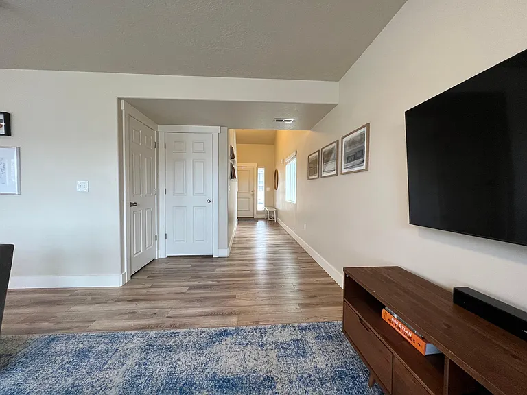 1043 N 740 W — Photo 6