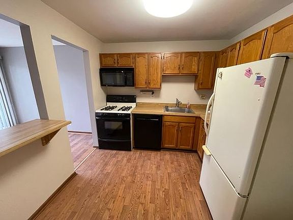 5th image of 1812 Fox Run Dr Unit B