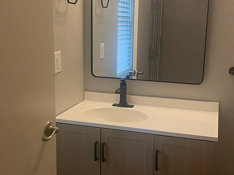 2460 Avignon Cir — Photo 7