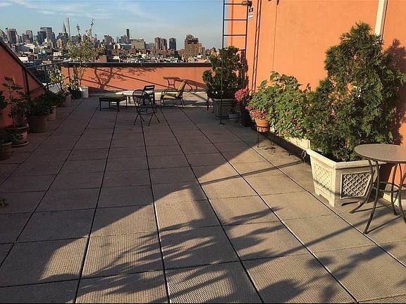 3rd image of 19 Clinton St #703