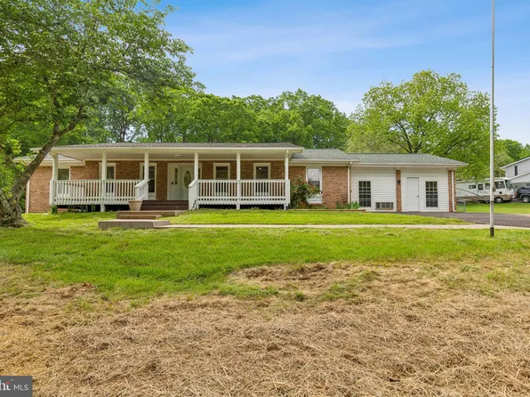 111 Autumn Dr, Stafford, VA 22556