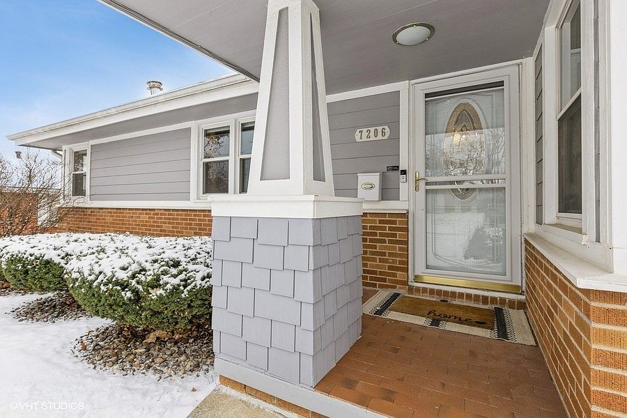 7206 Maple Dr, Urbandale, IA 50322 | Zillow