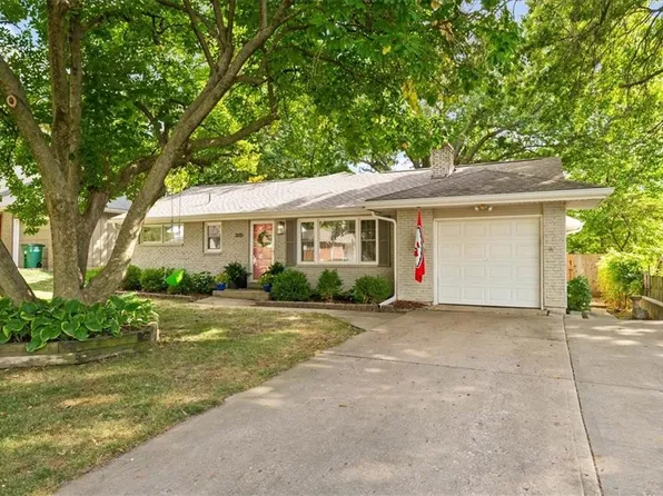 3015 W 50th St, Westwood, KS 66205