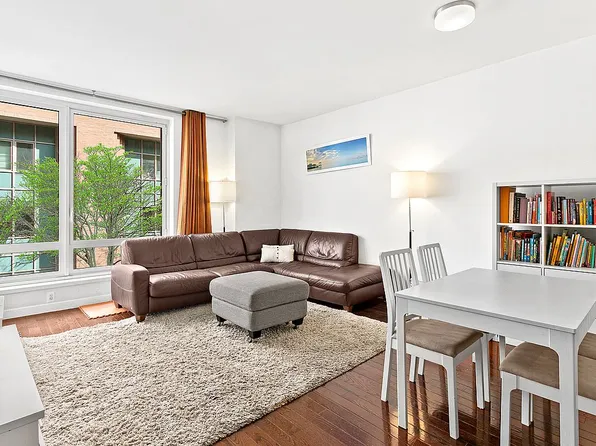 462 W 58th St APT 3E, New York, NY 10019