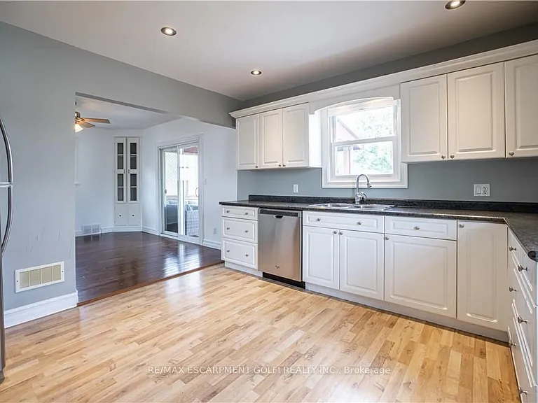 521 S Pelham Rd #UPPER — Photo 13