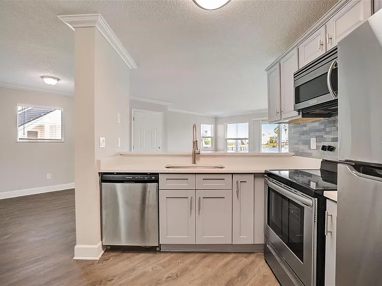 2556 Woodgate Blvd #101 — Photo 14