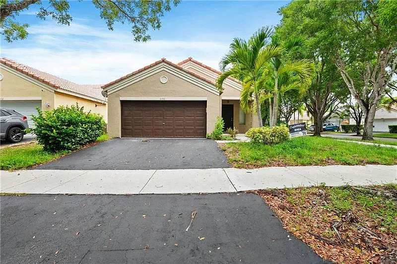3 bed, 1499 sqft, $4,150 — Photo 1