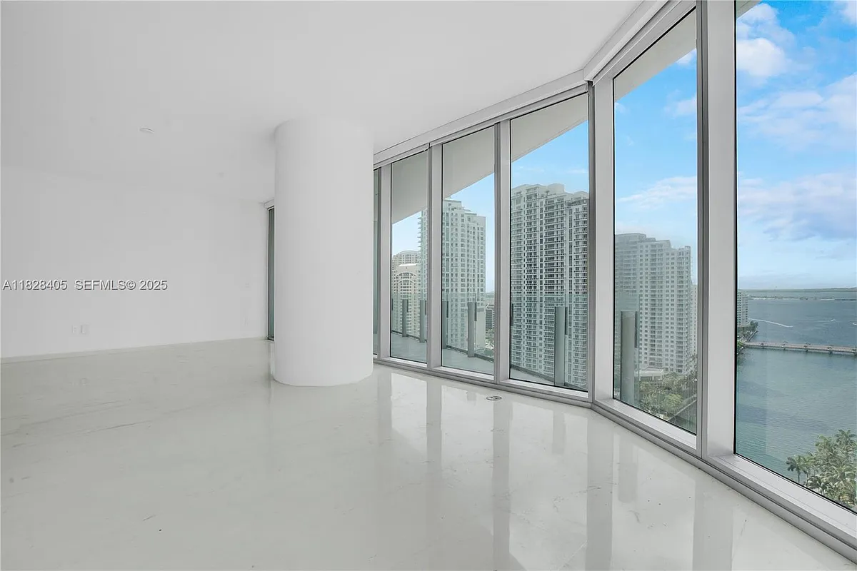 Building Photo - 300 Biscayne Boulevard Way #2107